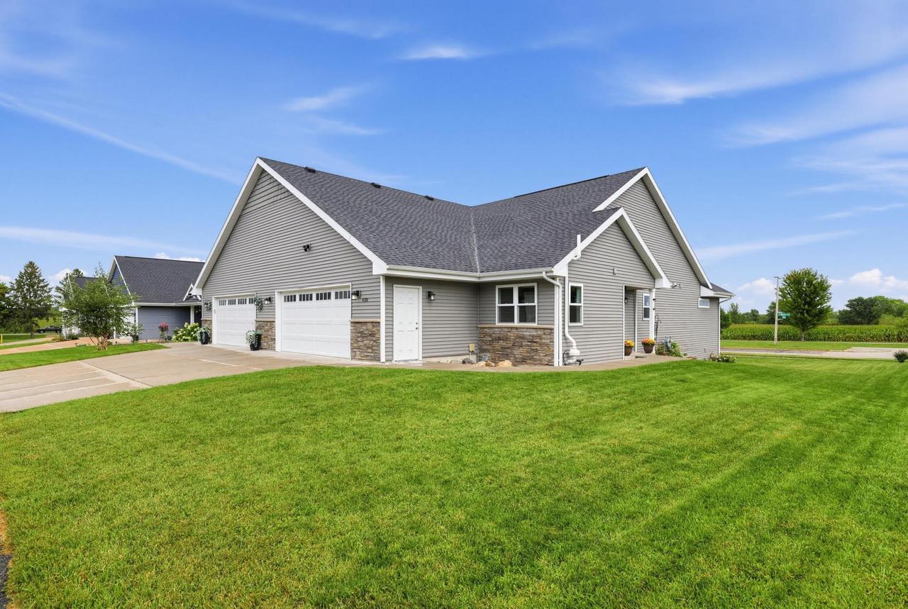 450 Ithaca Court — photo