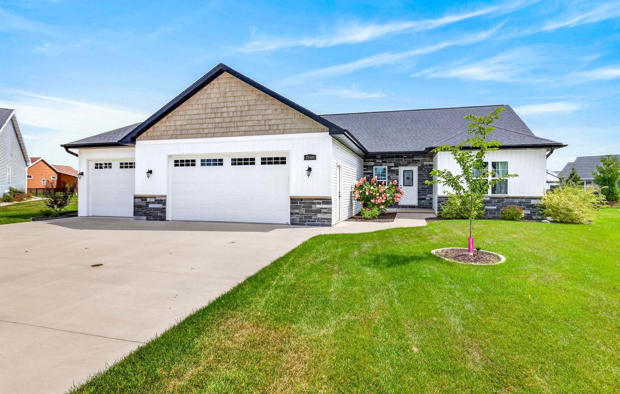 2149 Caroline Court — photo