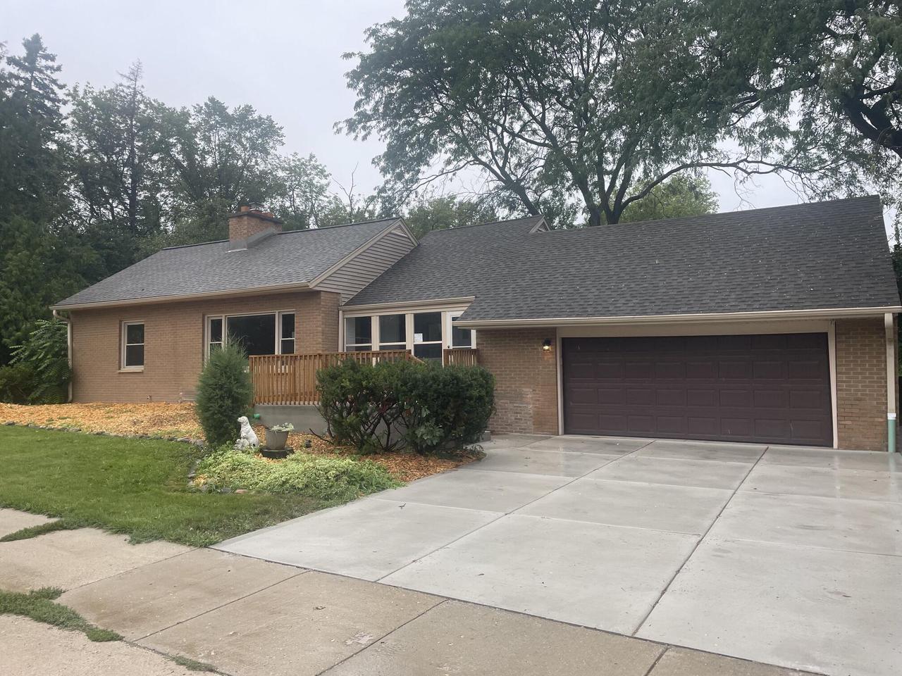 4418 W Mequon Road — photo