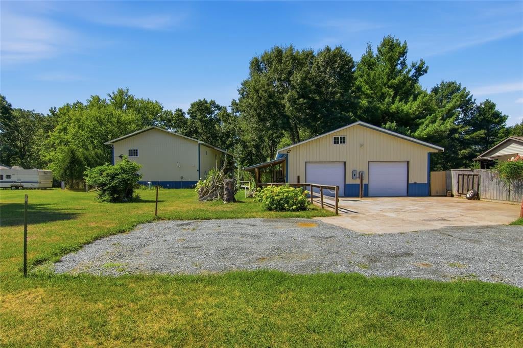 326 Camp Rd — photo