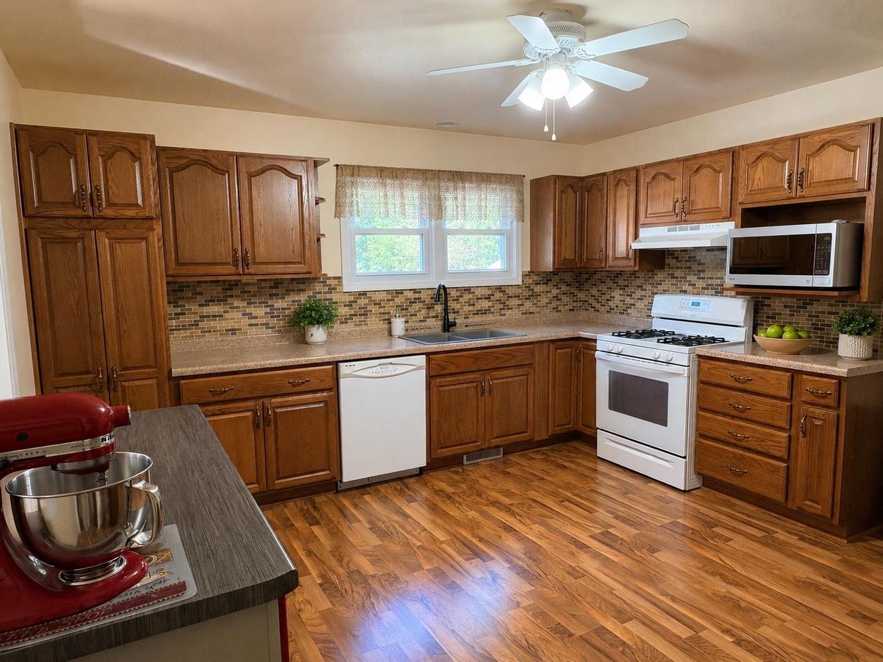 134 Spruce STREET, Rhinelander, WI 54501 — photo 2