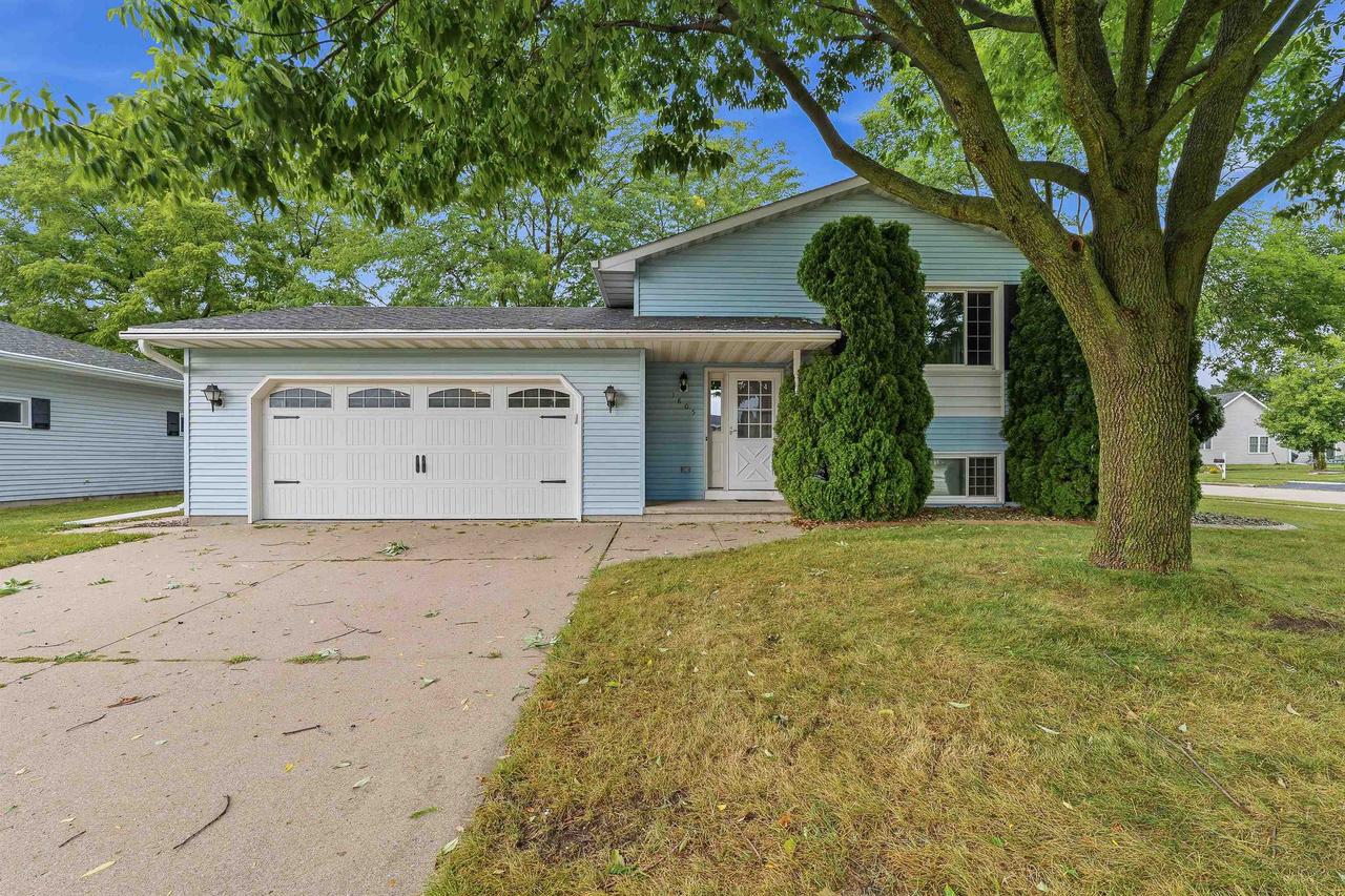 1805 Orchard Lane — photo