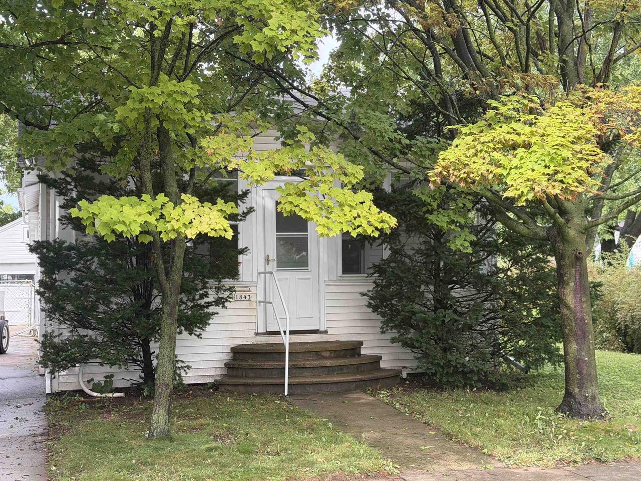 1843 Hubbard Street — photo