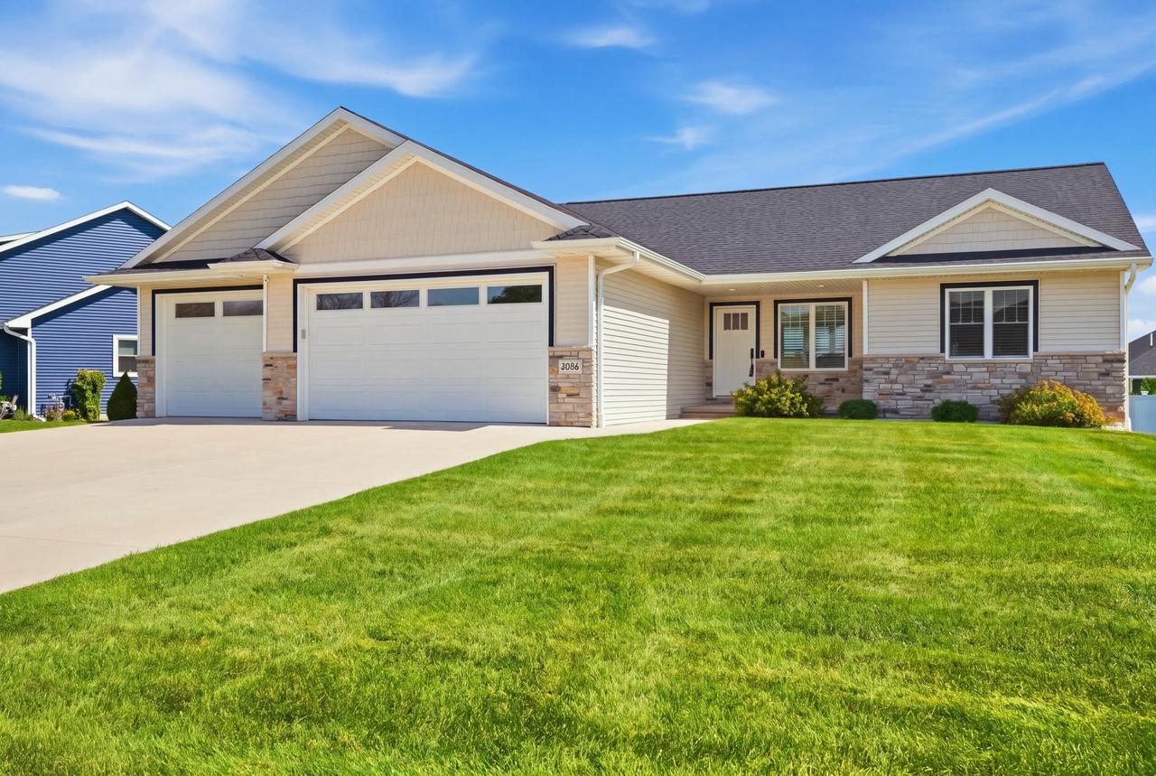 3126 Sandy Ridge Dr, Two Rivers WI 54241 — photo 2