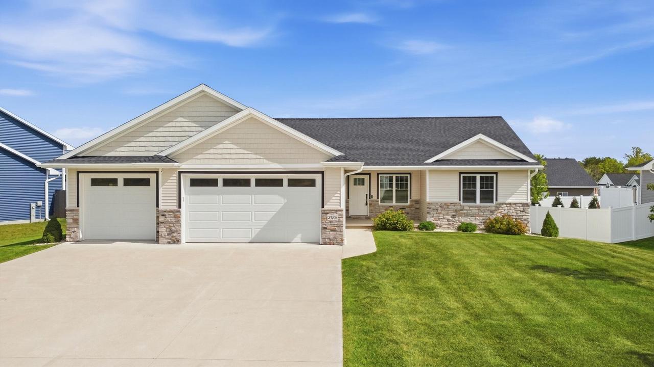 3126 Sandy Ridge Dr, Two Rivers WI 54241 — photo 3
