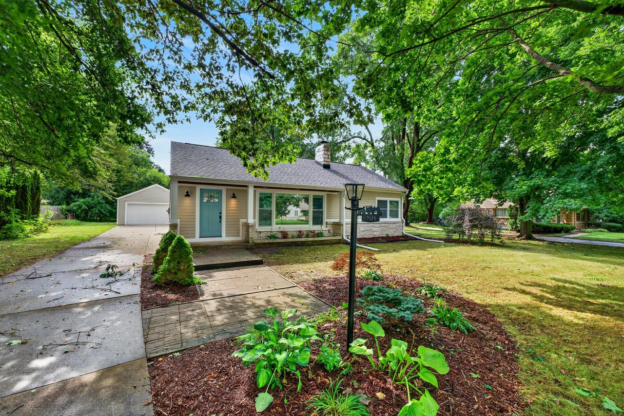 7125 N Longacre ROAD, Fox Point, WI 53217 — photo 2