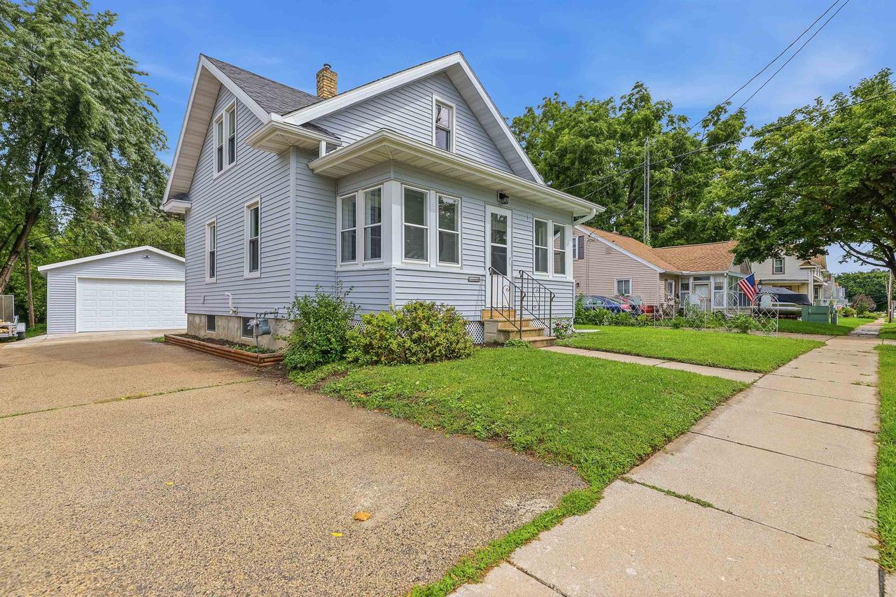 310 W Burnett Street — photo