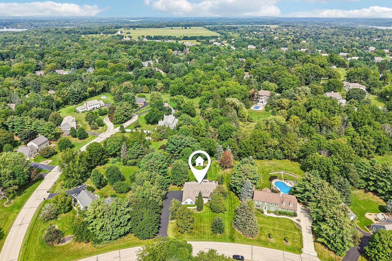 171 Birch ROAD, Delafield, WI 53018 — photo 2