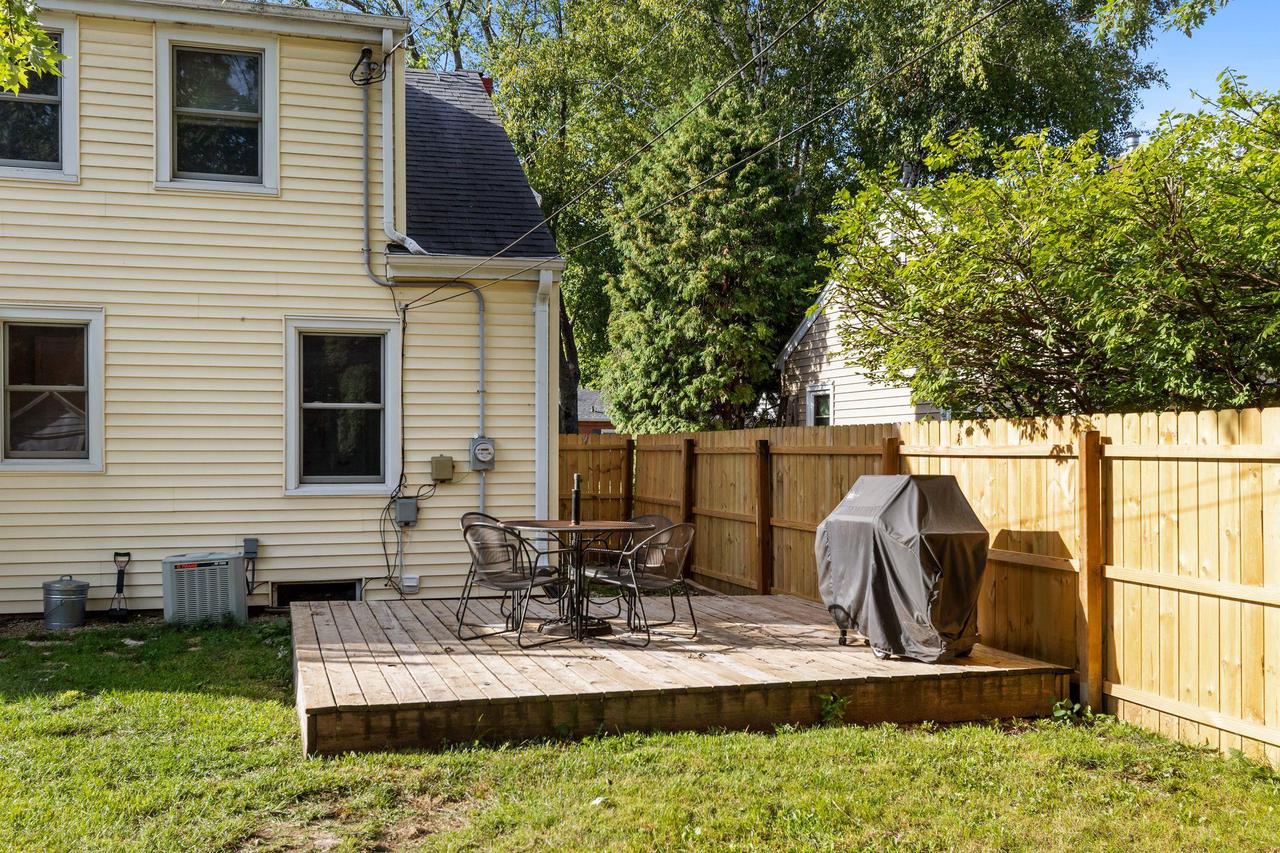 1018 E Frances STREET, Appleton, WI 54911 — photo 3