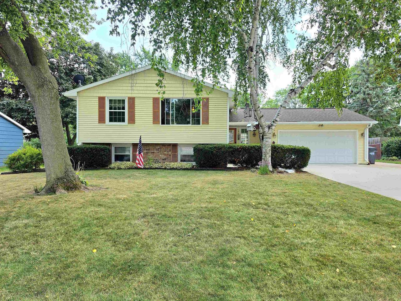 540 Somerset Drive — photo