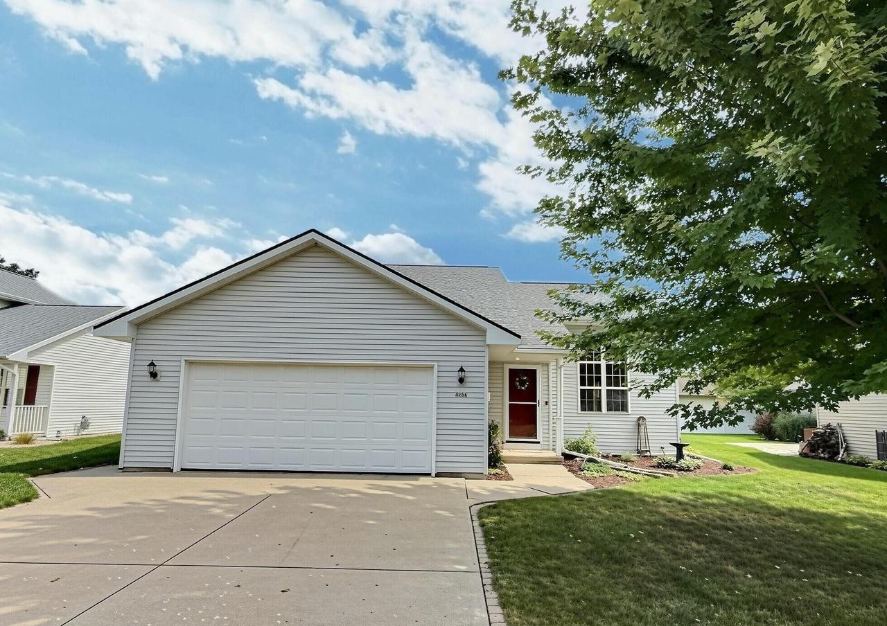 2756 Clover Street — photo