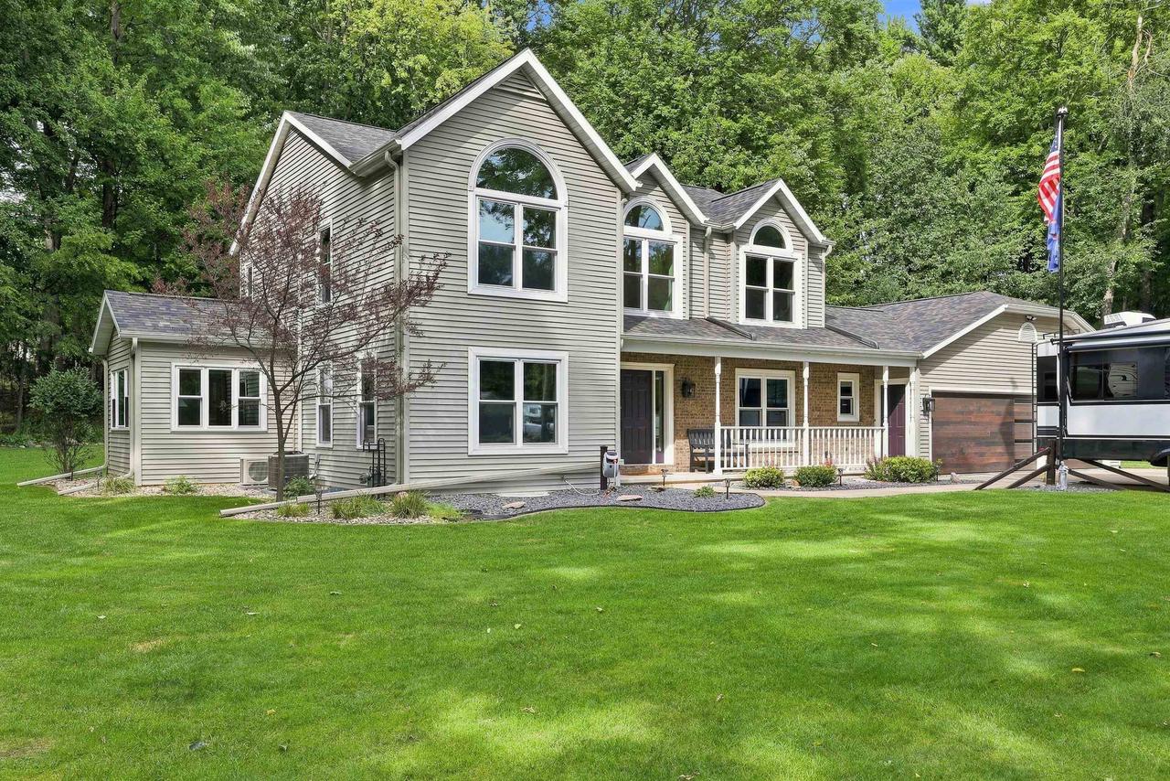 E2038 Kenwood Drive — photo