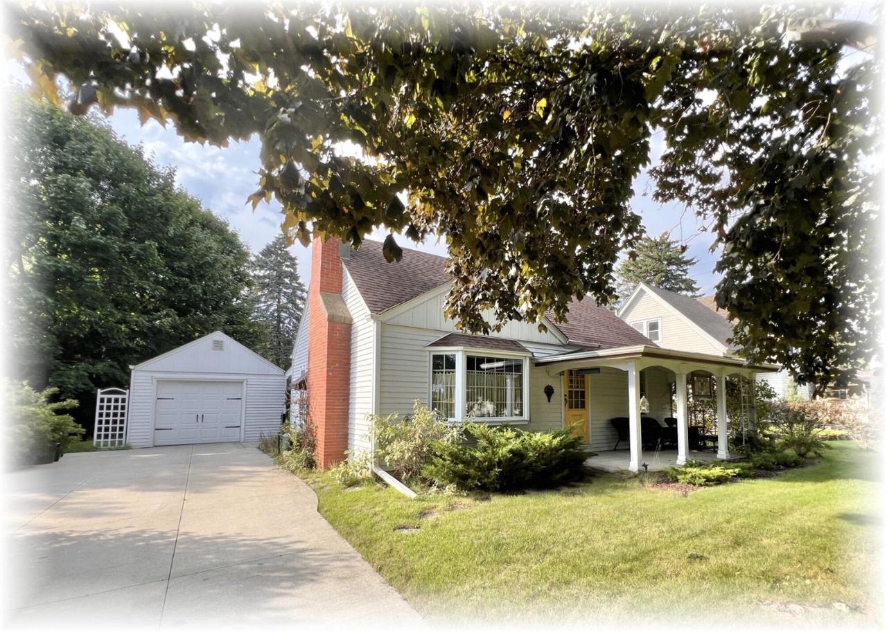3424 N Elmwood Drive — photo