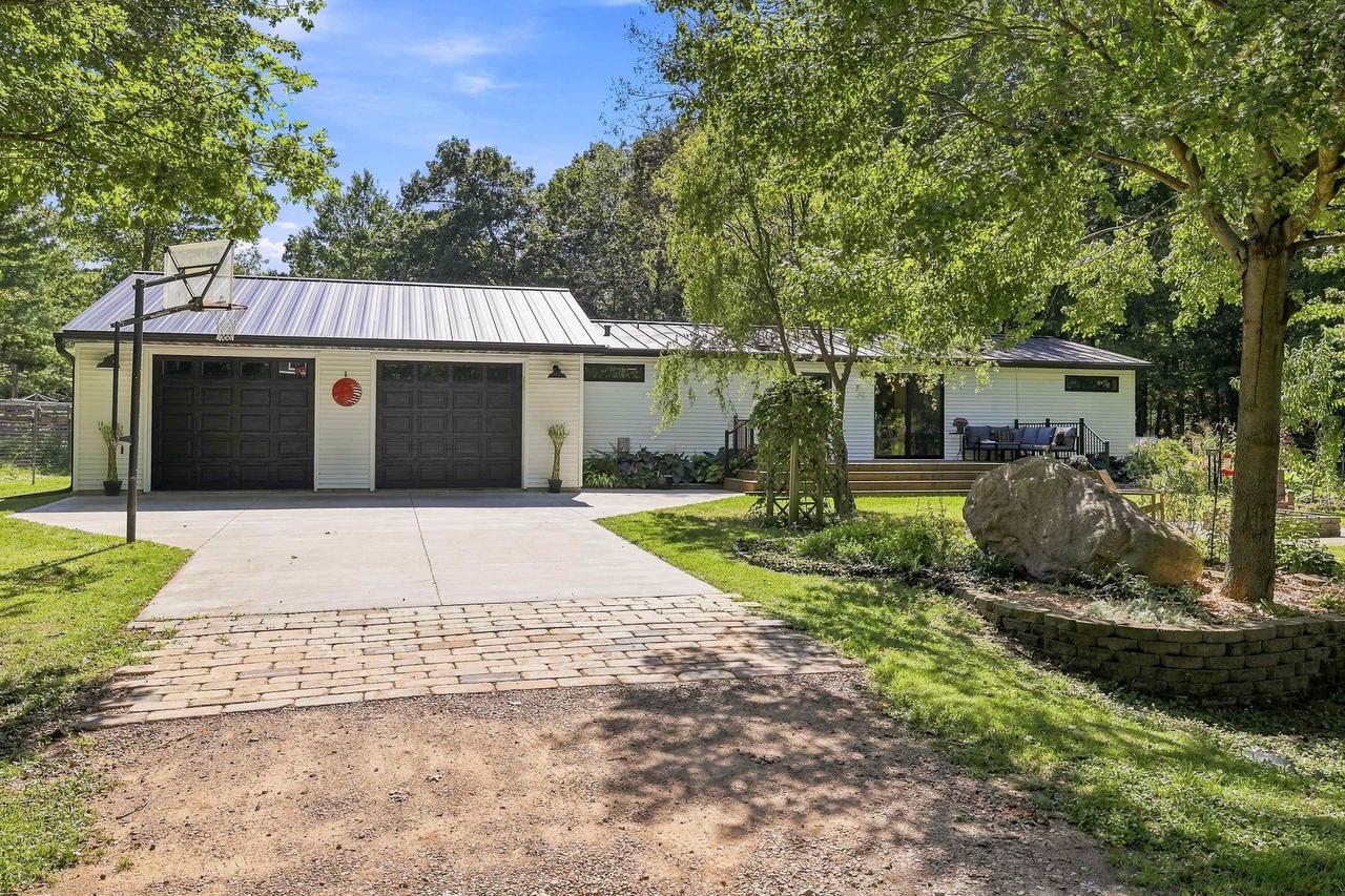 10963 Tall Oak Court — photo
