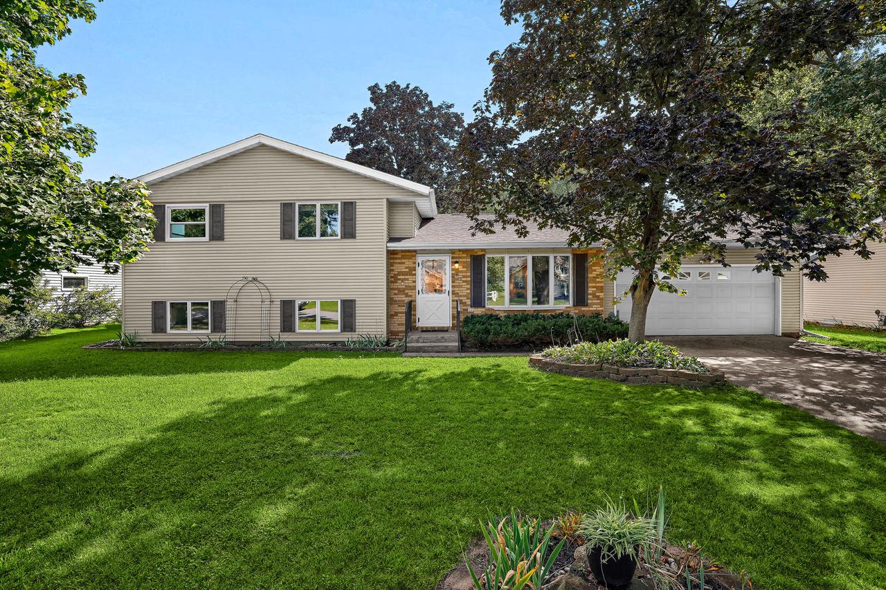 818 Miller Place — photo