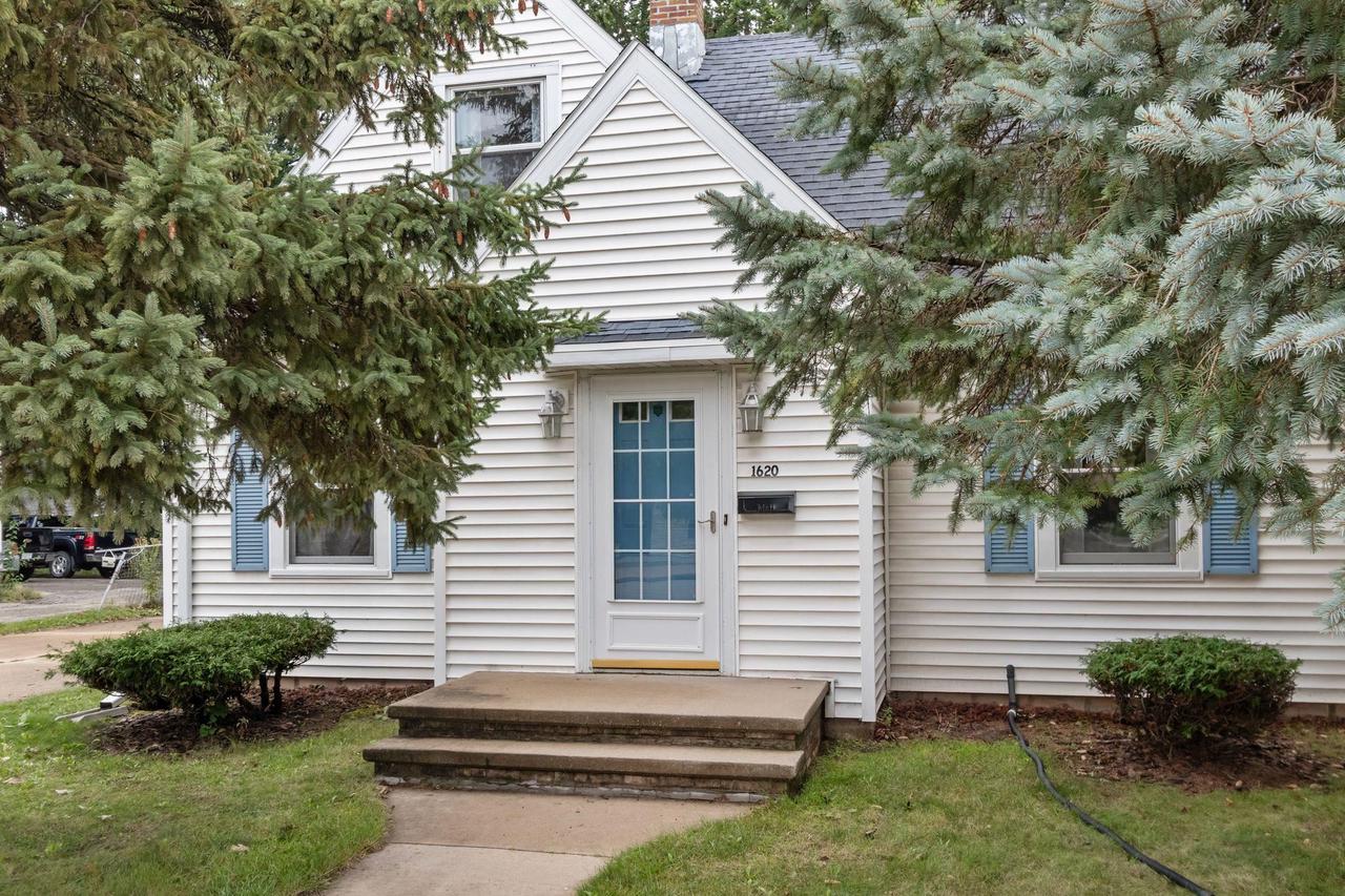 1620 N Richmond Street — photo