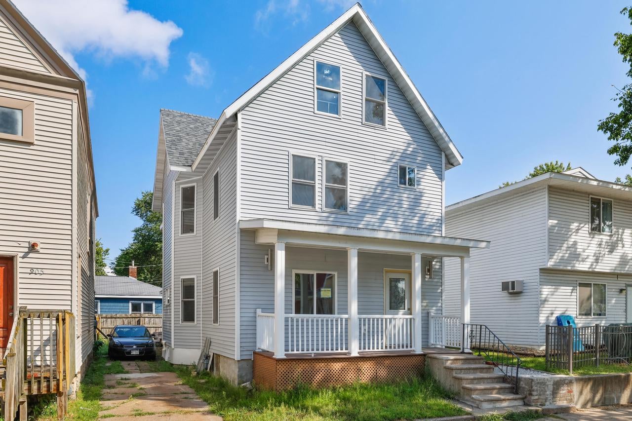 909 Vine Street — photo