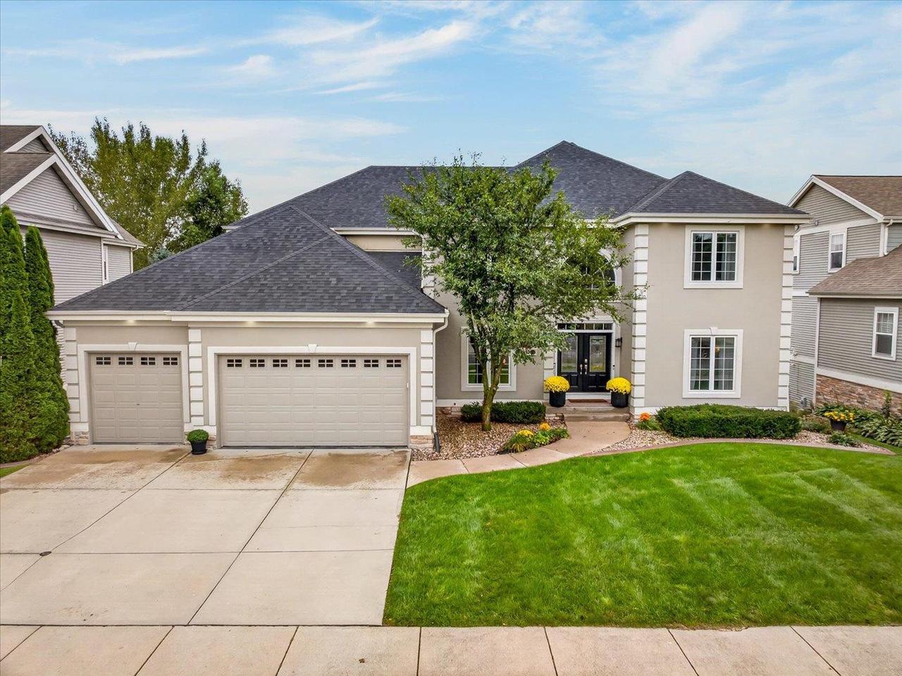 1308 Hanover Court — photo