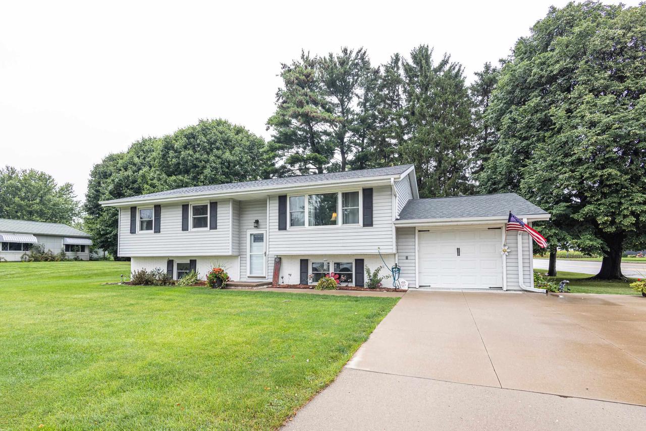 107 W Bryan Street — photo