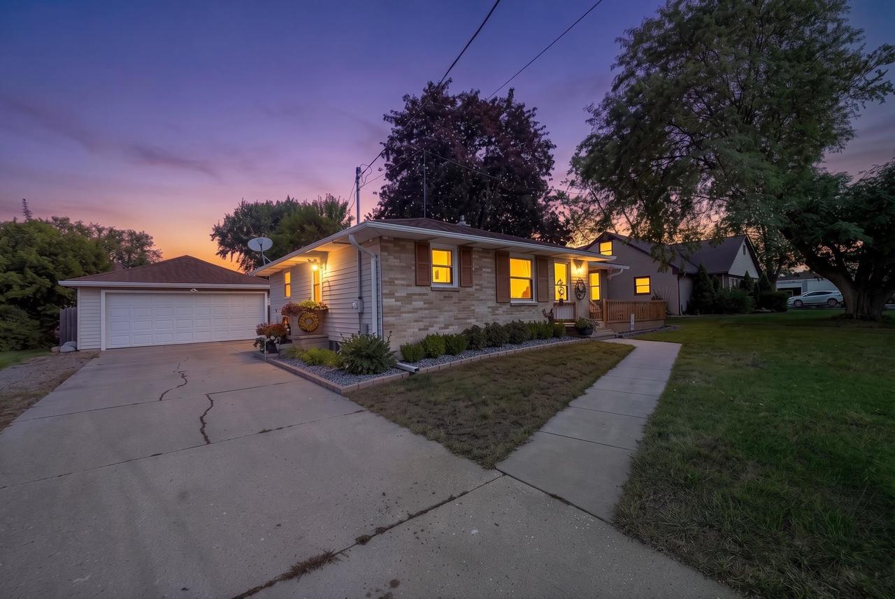 2310 N Idlewild Court — photo