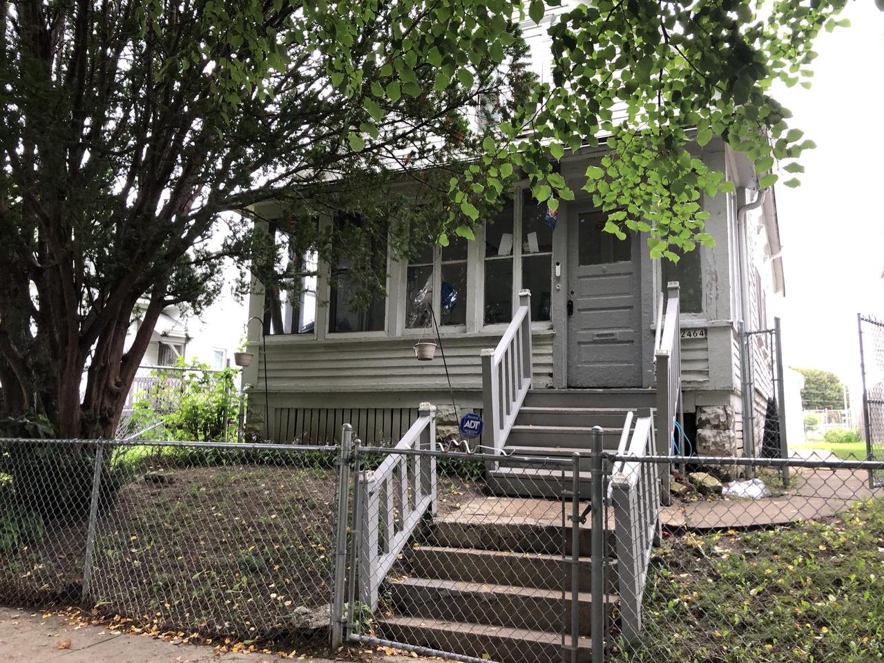 2464 W Lloyd Street — photo