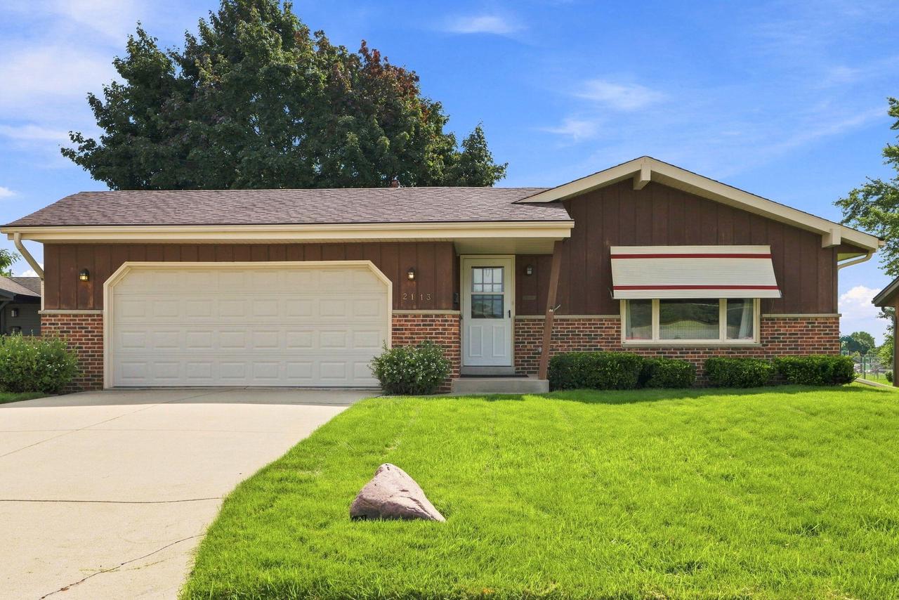 2113 Neptune CIRCLE, Racine, WI 53404 — photo 2