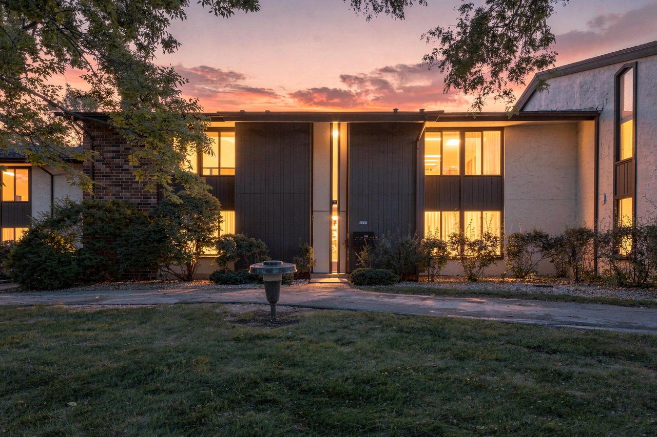 2440 W Good Hope Road 46 — photo