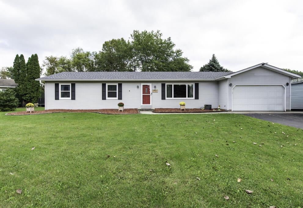 713 Eisenhower Court — photo