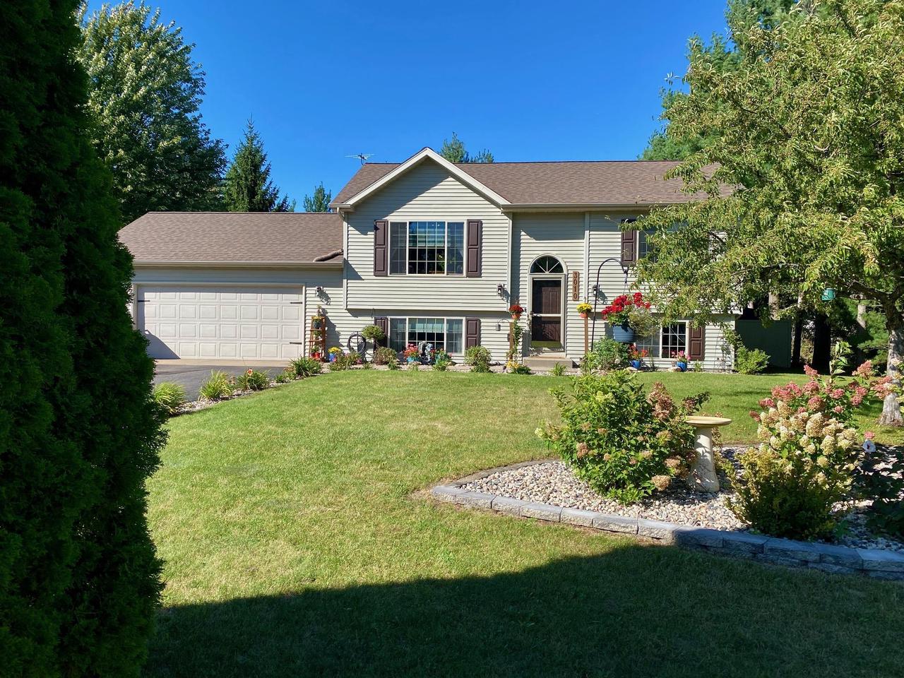 3010 Pendleton Place — photo