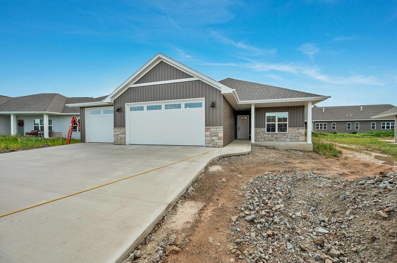 2411 Whispering Wind Lane — photo