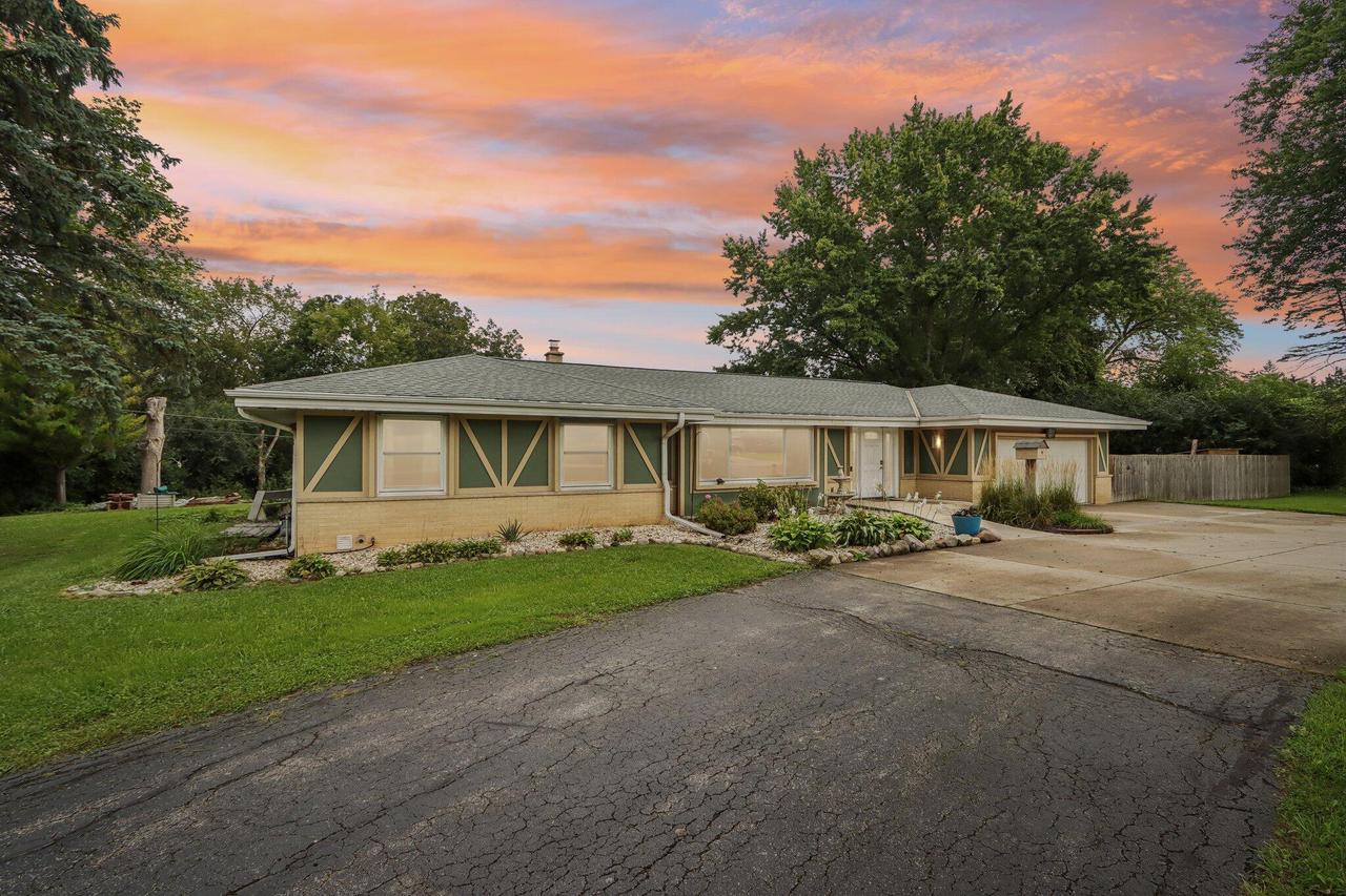 13716 W Lilac Lane — photo