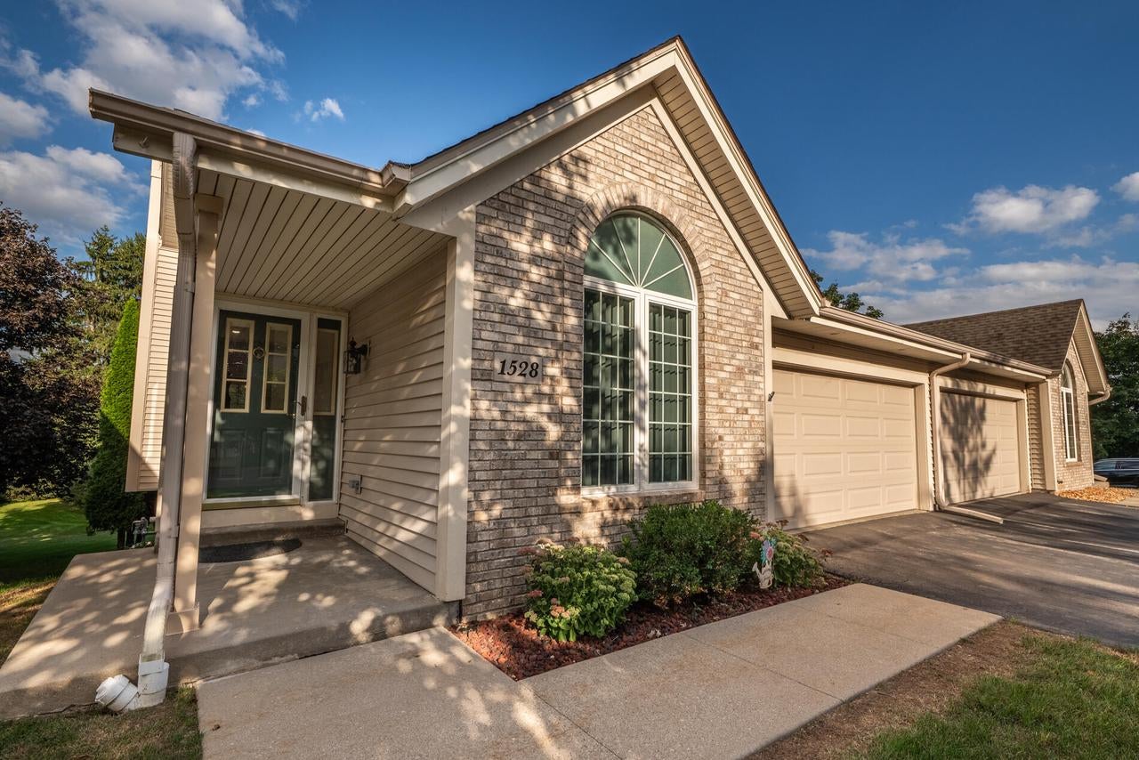 1528 Quietwood Lane — photo