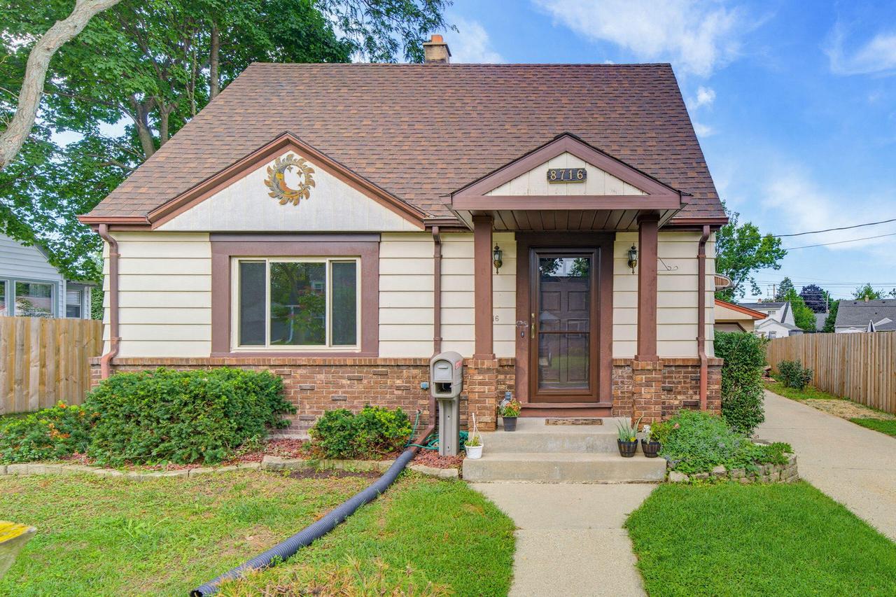 8716 W Boone Avenue — photo