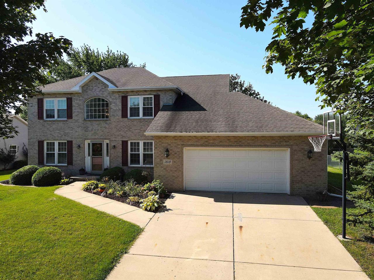 1818 Ledgeview Road — photo