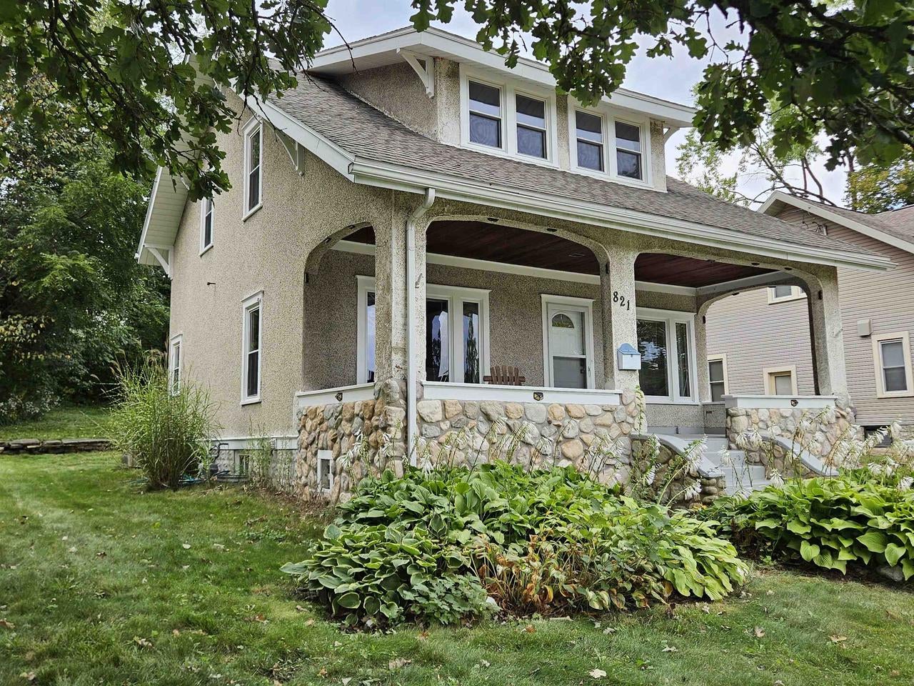 821 Summit Street — photo