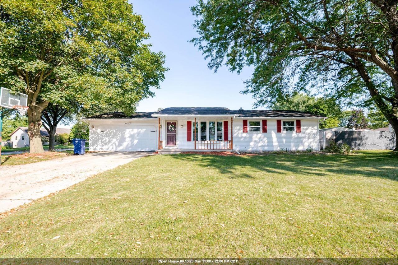 2525 Heather Road — photo