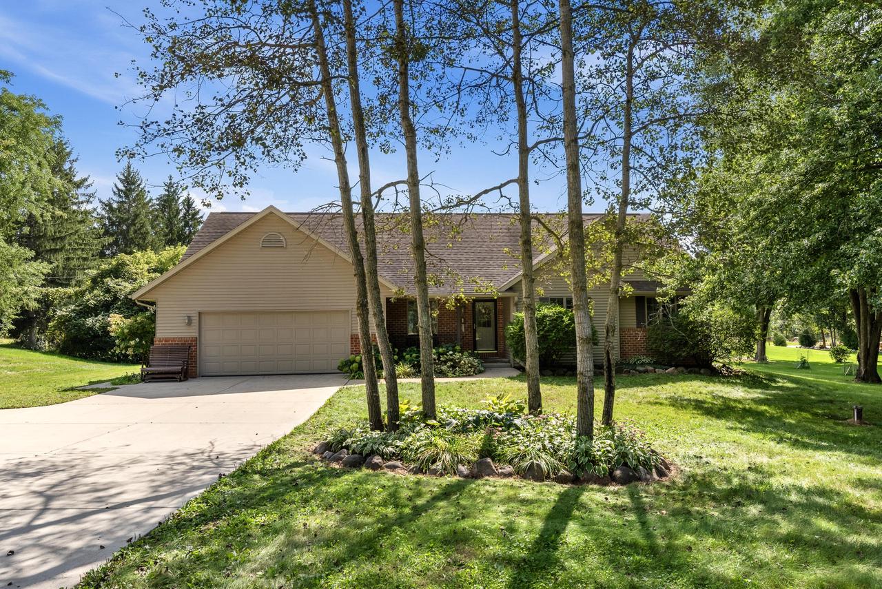 5061 Birchwood Lane — photo