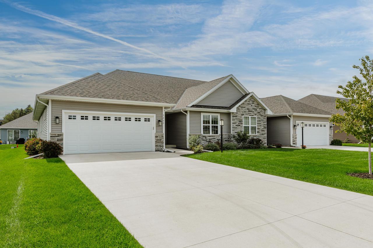 5235 Briarwood Circle 28 — photo