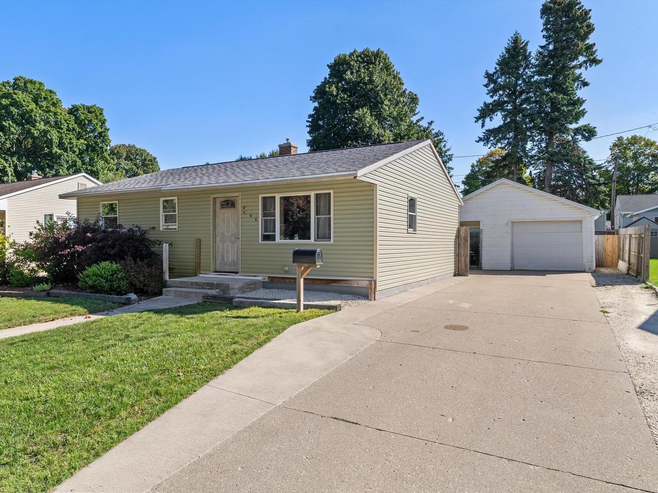 811 Schroeder Drive — photo