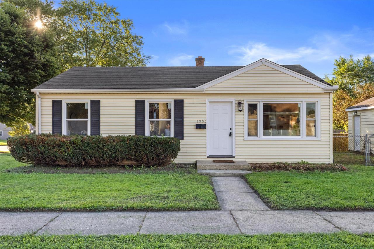 1905 Gilson STREET, Racine, WI 53403 — photo 2
