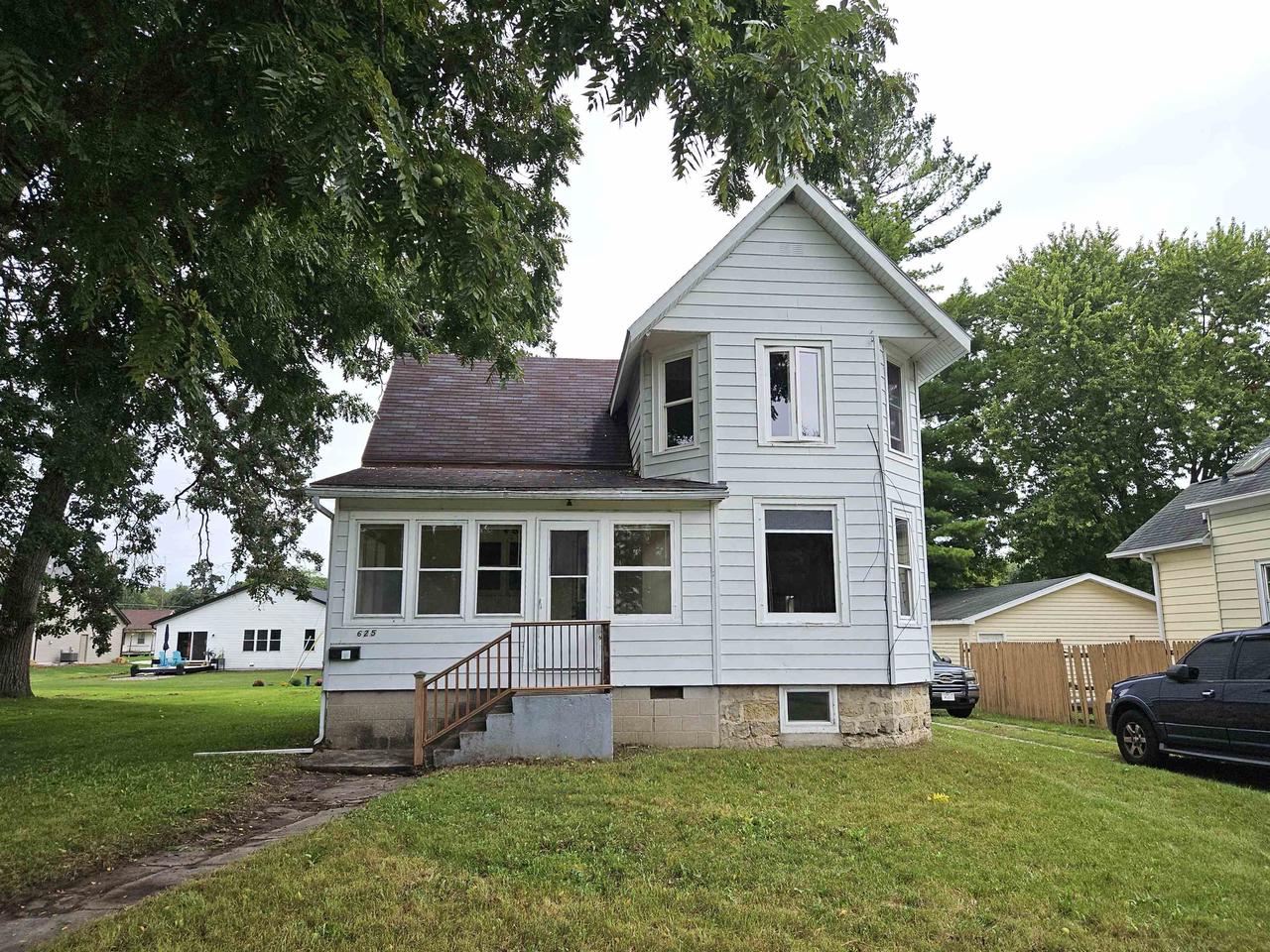 625 Grove Street — photo