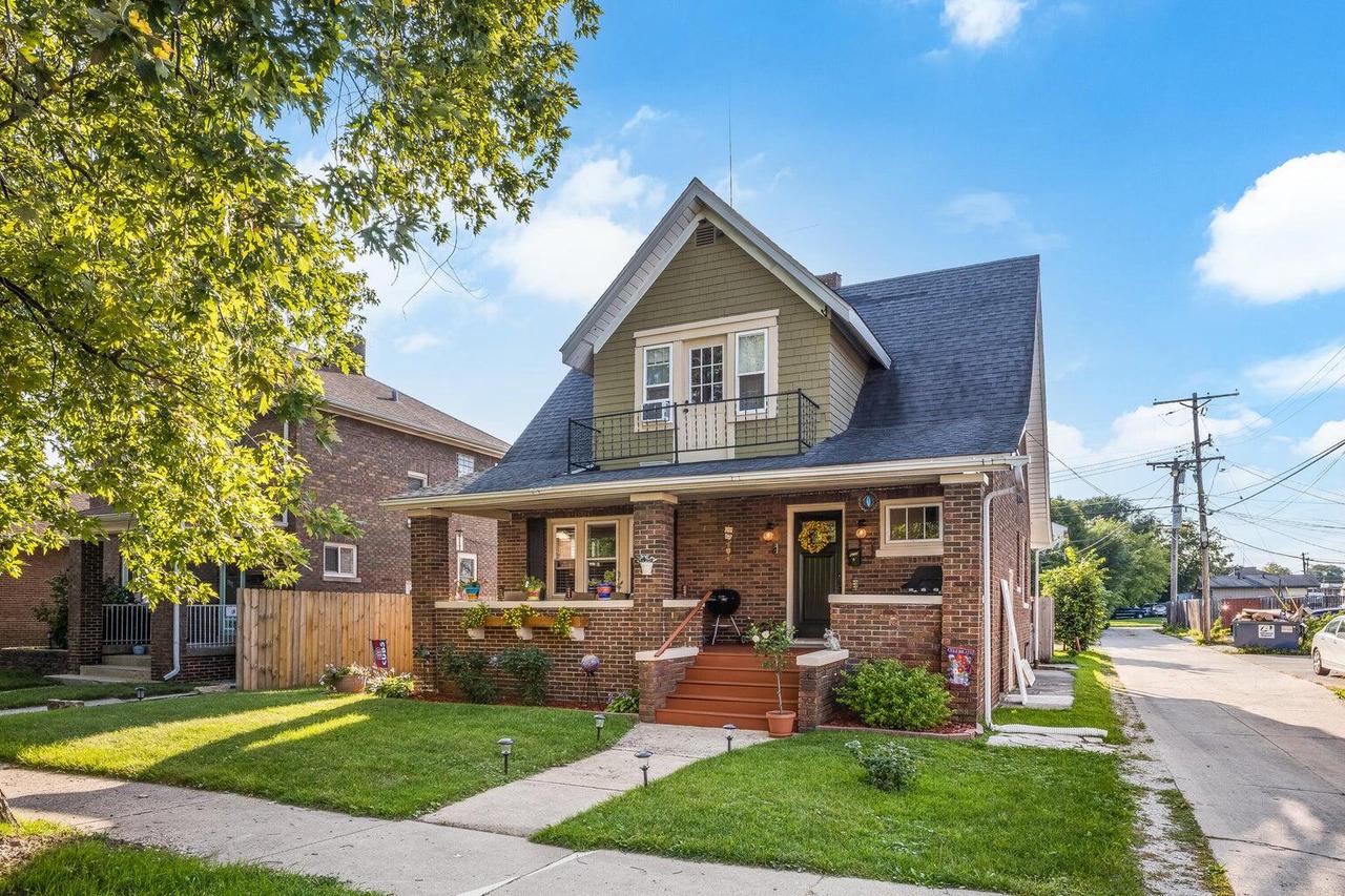6016 33rd Avenue — photo