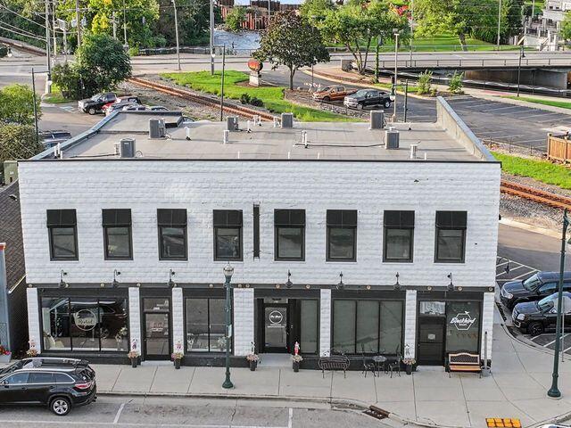 256 E Chestnut Street — photo
