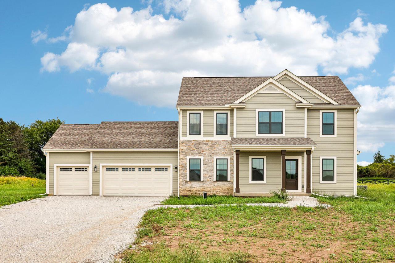 W275N8210 Harvest Court — photo