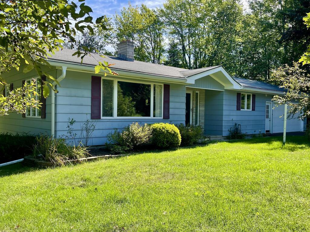 1762 Clay Banks Road — photo
