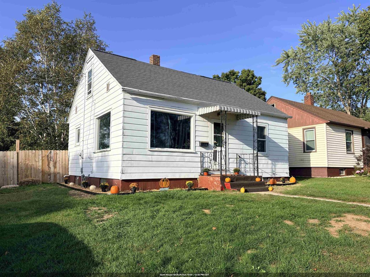 207 Rolland Street — photo
