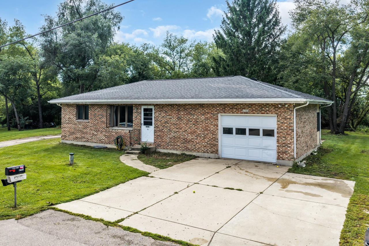 N2443 Giles Drive — photo