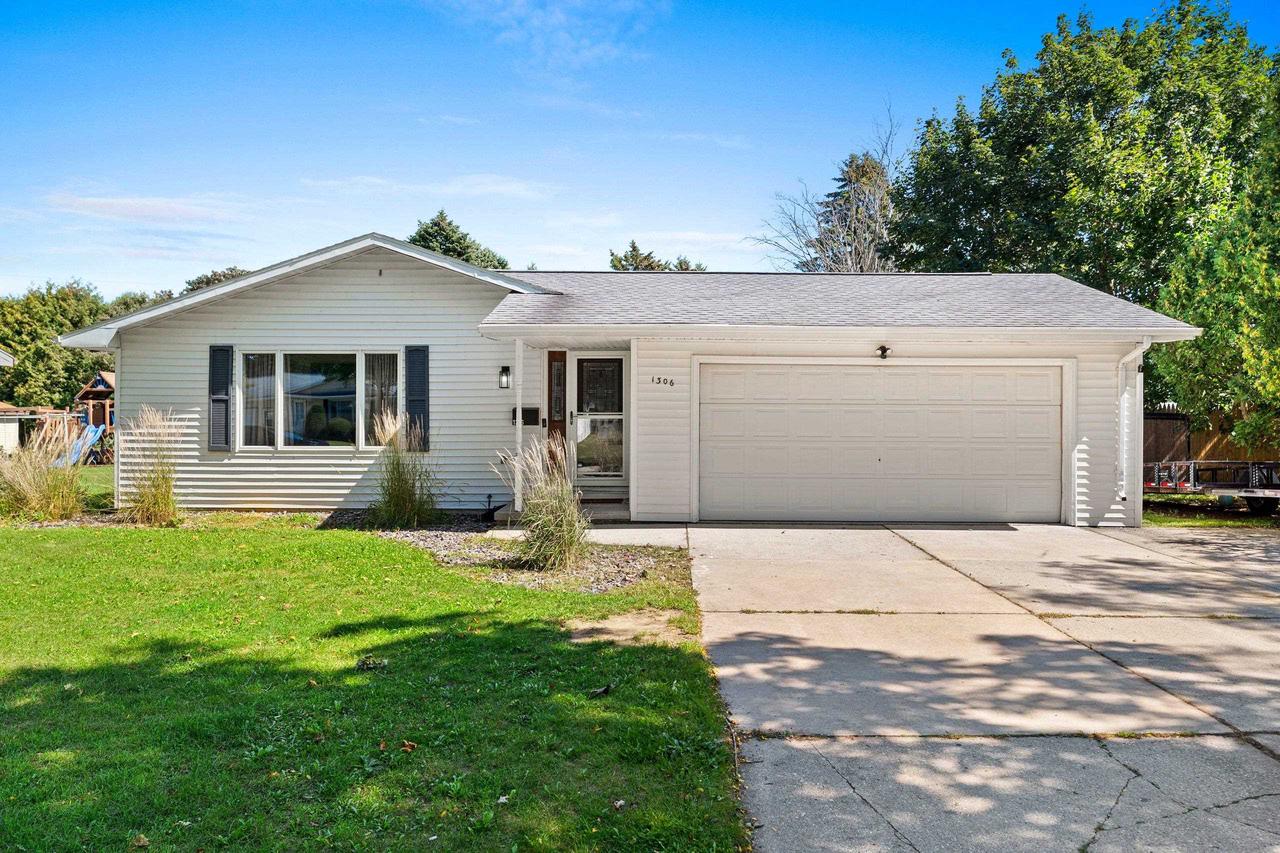1306 Hillcrest Avenue — photo