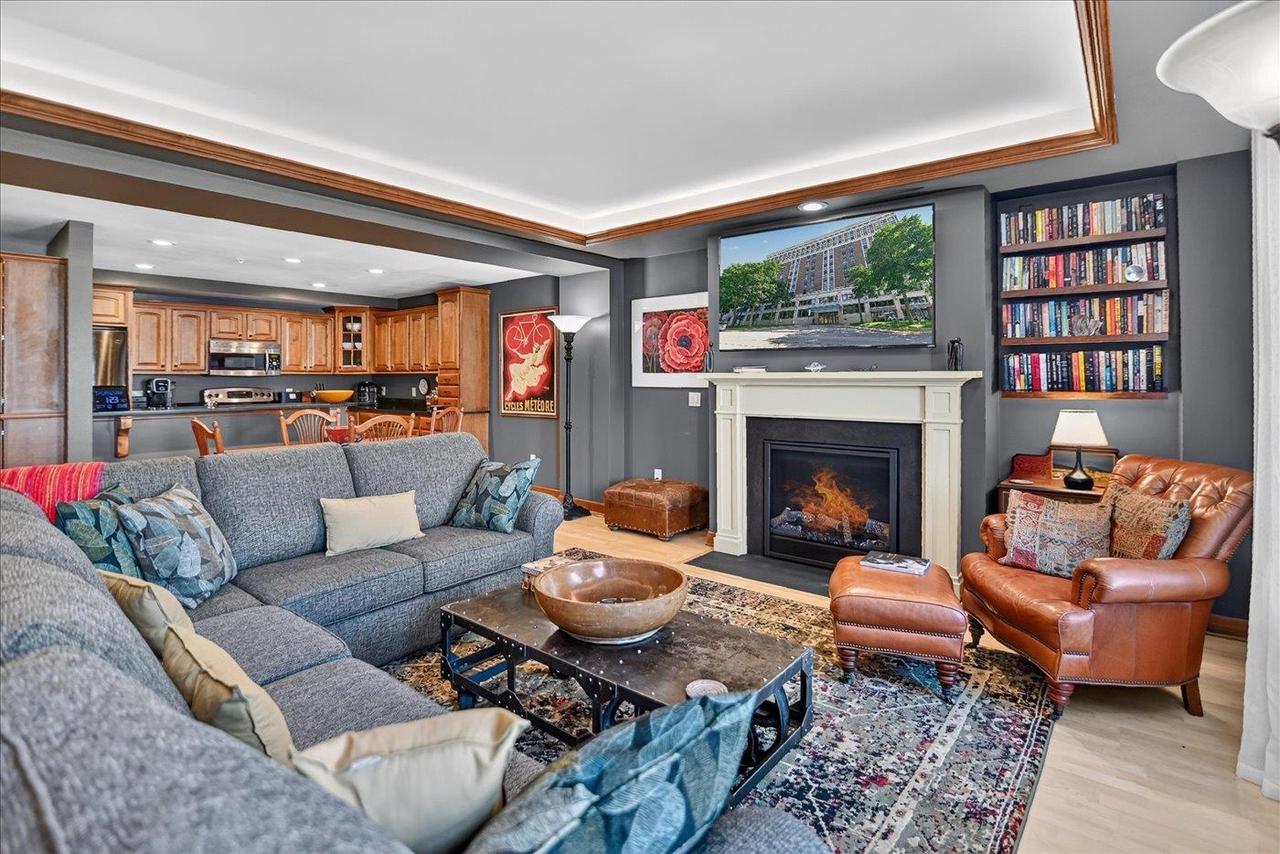 123 W Washington Avenue 706 — photo
