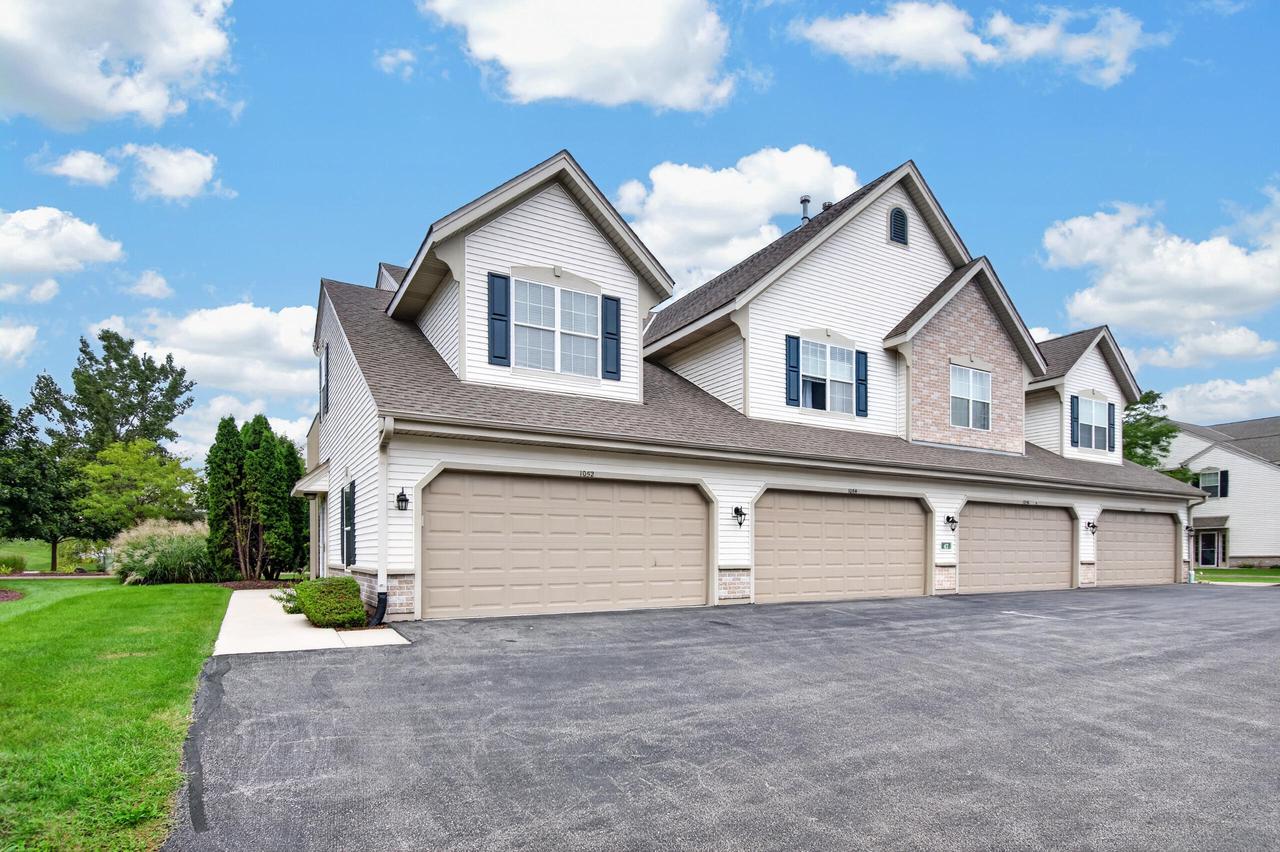 1052 Stratford Court 201 — photo